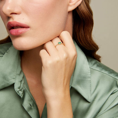 Twined Emerald Ring in Gold