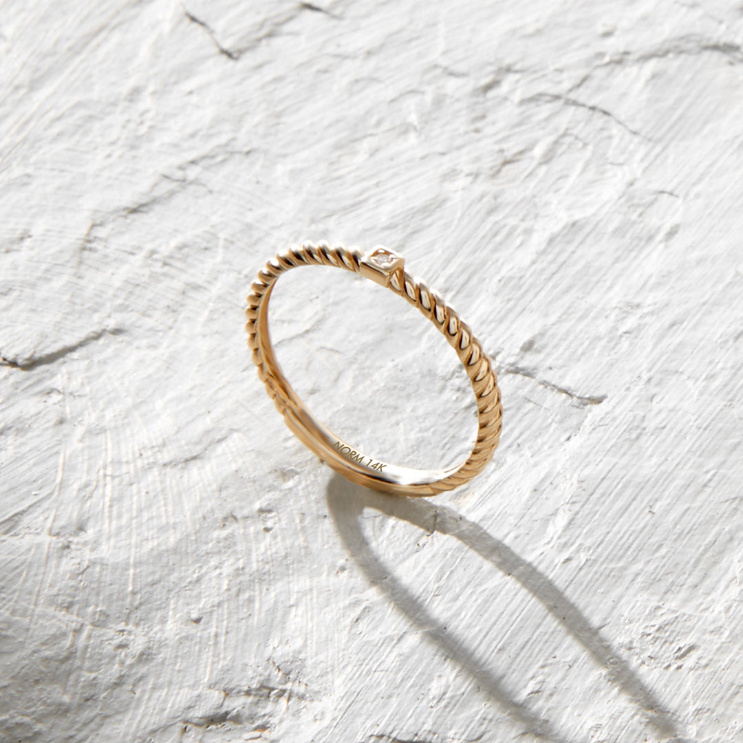 Twined Solo Ring in Gold