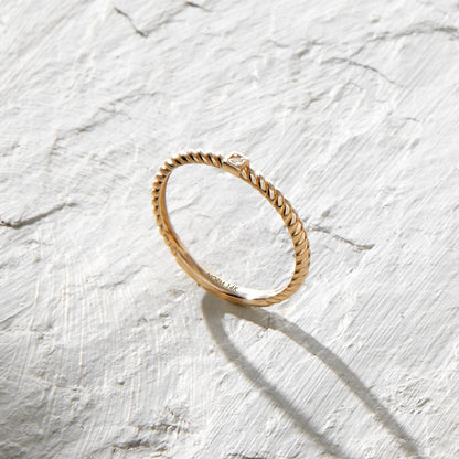 Twined Solo Ring in Gold