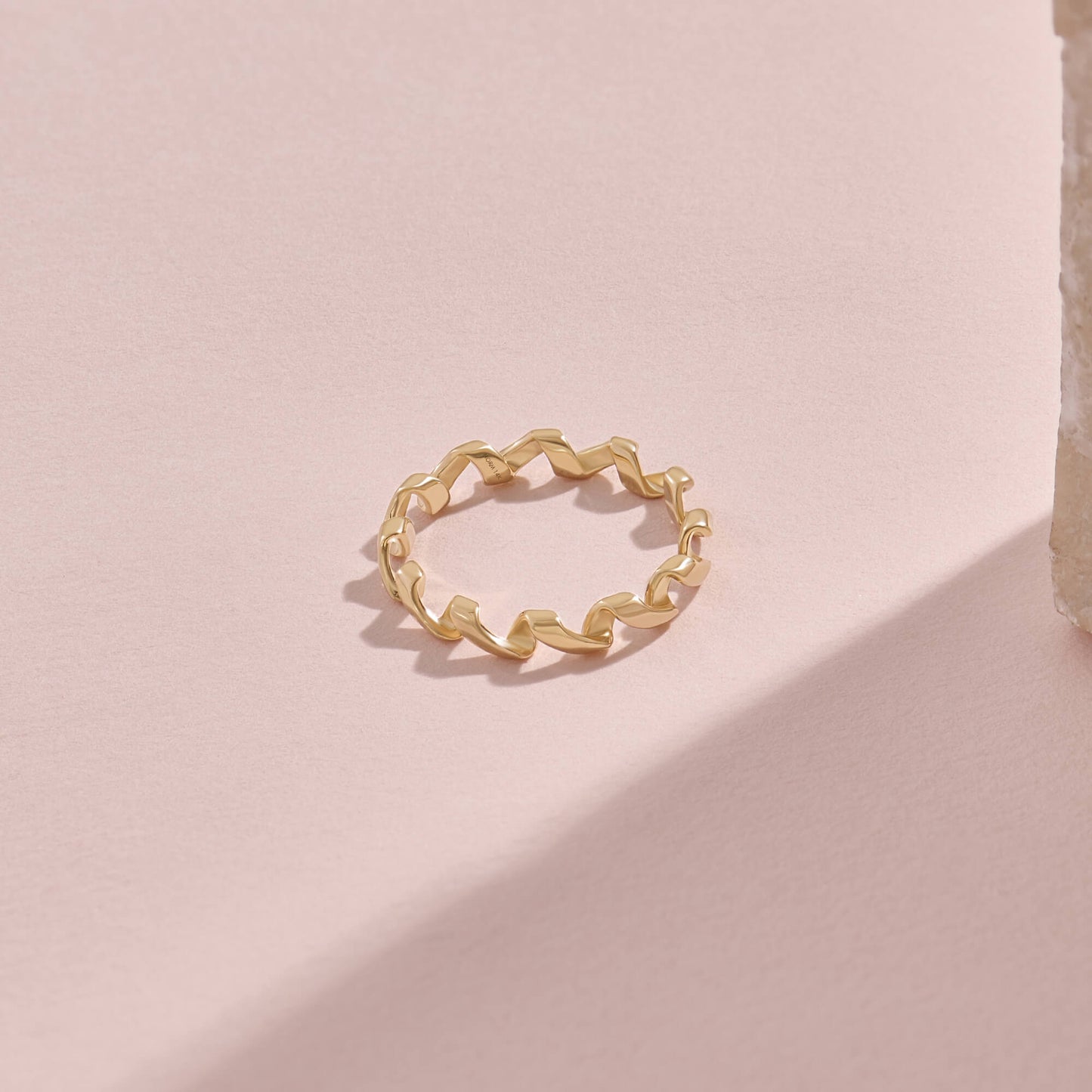Twirl Ring in Gold
