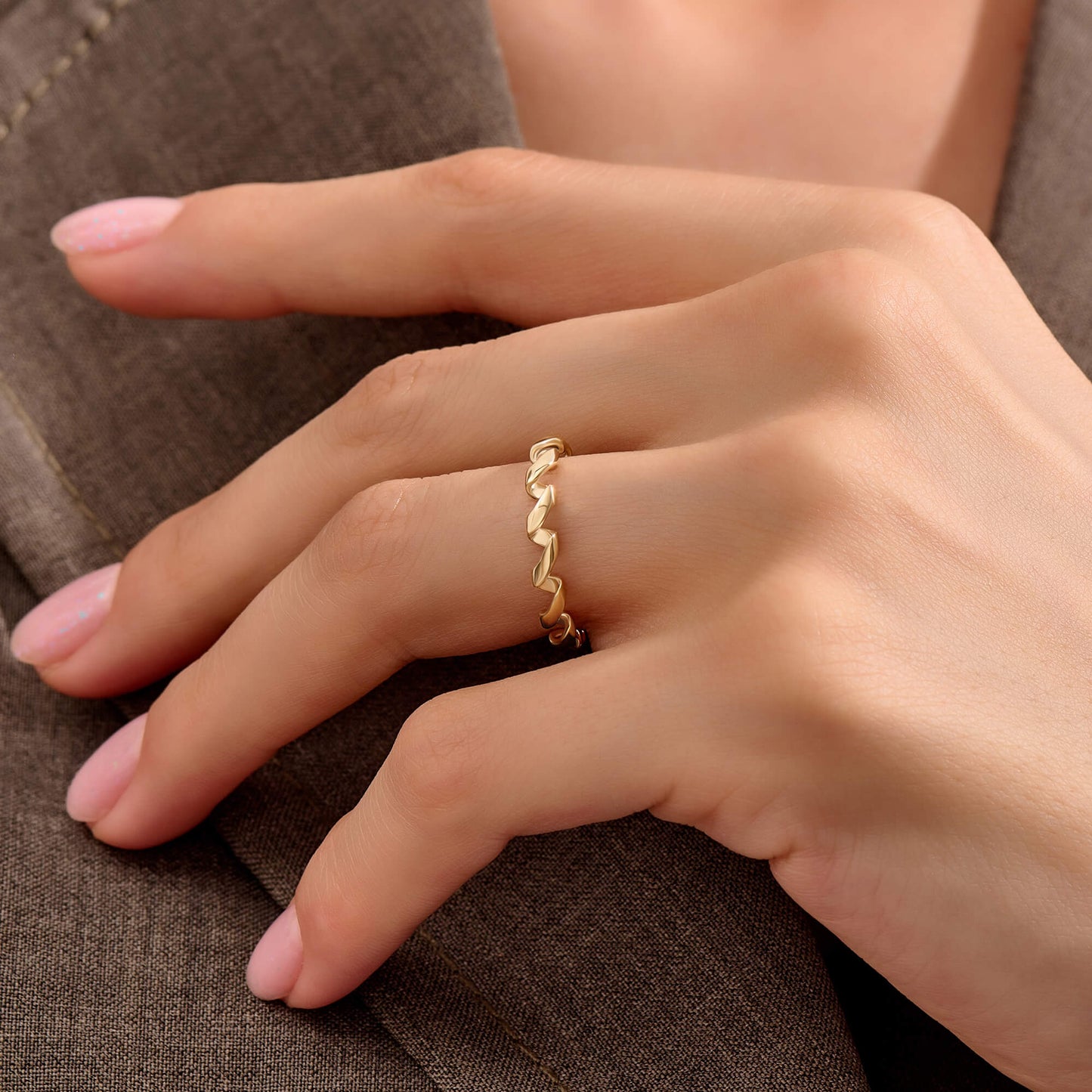 Twirl Ring in Gold