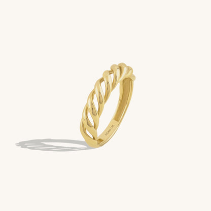 Twisted Croissant Ring in Gold