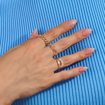 Twisted Croissant Ring in Gold