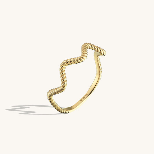 Twisted Zigzag Ring in Gold