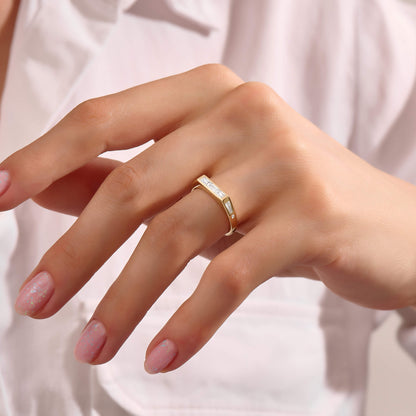 Unique Baguette Signet Ring in Gold