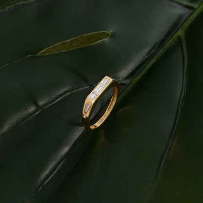 Unique Baguette Signet Ring in Gold