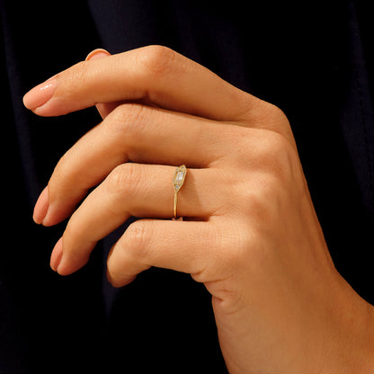 Vintage Baguette Signet Ring in Gold