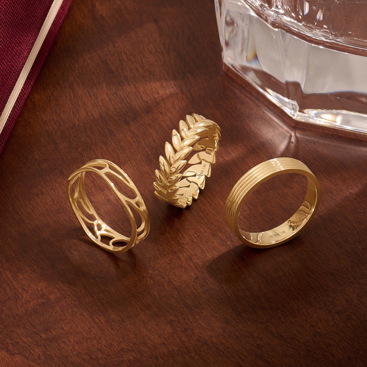 Wave Outline Band Ring in Gold