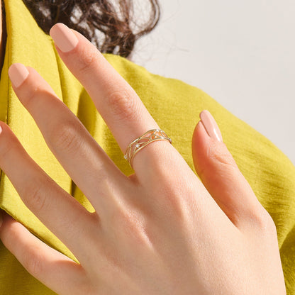 Wave Outline Pave Band Ring in Gold