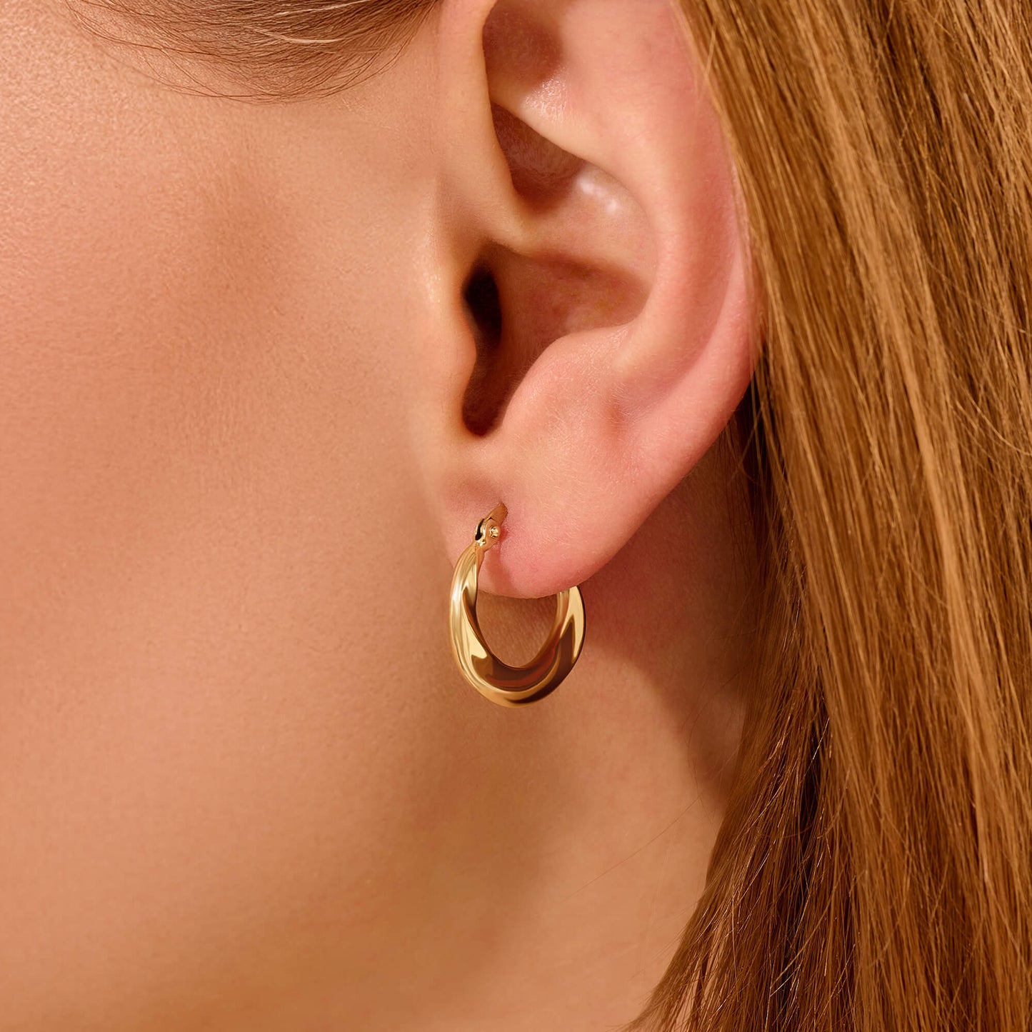 Wavy Hoop Earrings in Gold